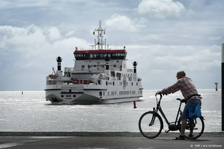 rijkswaterstaat zes mogelijke oplossingen voor vaargeul ameland