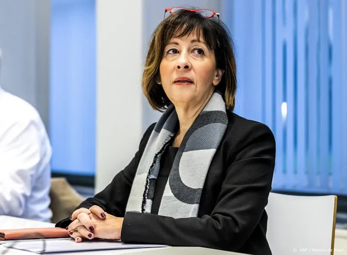 rivm hoofd reproductiegetal corona stijgt tot boven de 2