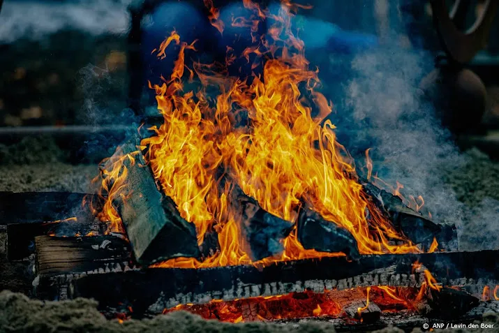rivm vraagt mensen in groningen zaterdag geen hout te stoken
