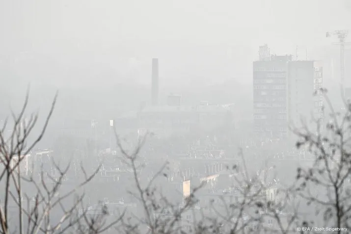 rivm waarschuwt voor smog in grote delen van het land