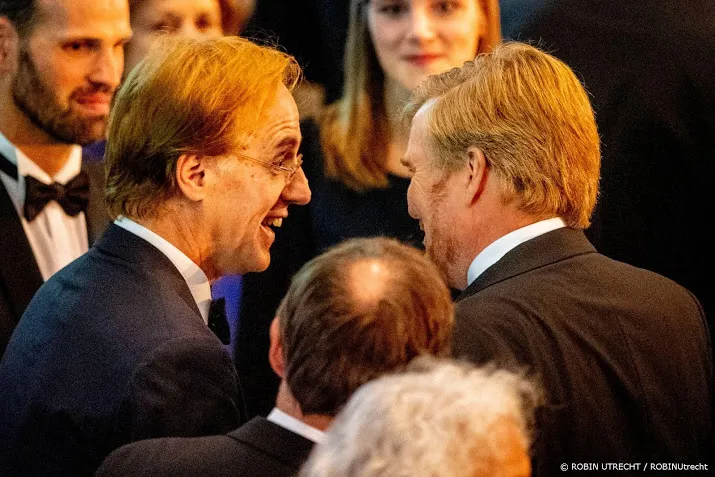 robbert dijkgraaf krijgt irispenning