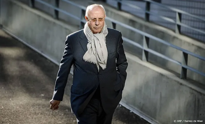 rochdale grijpt naast miljoenen van veroordeelde oud directeur