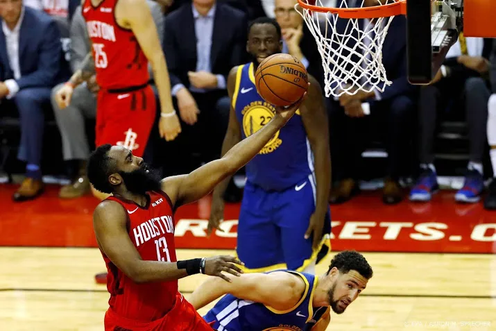 rockets maken het warriors moeilijk