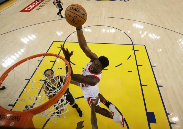 rockets trekken stand gelijk tegen warriors