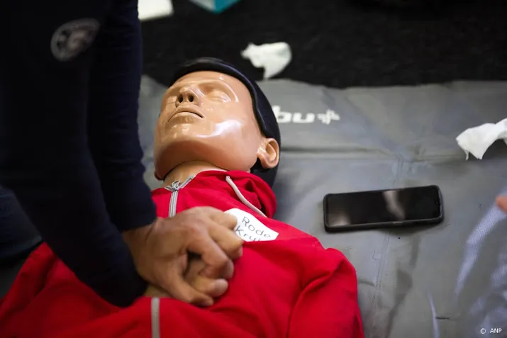 rode kruis start reanimatiecursus op instagram