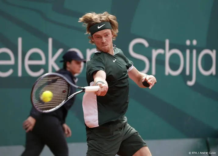 roeblev verslaat djokovic in finale atp toernooi belgrado