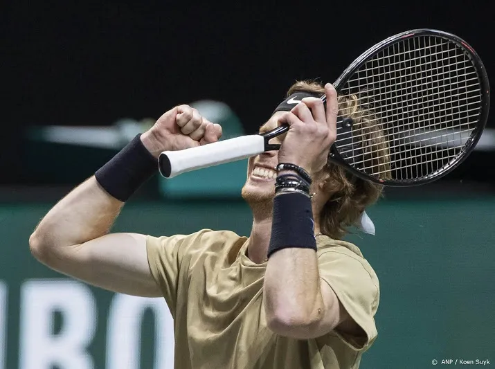roeblev zonder maar een duel te spelen naar halve finales in doha