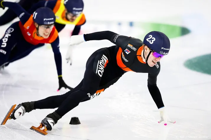 roes verrast op nk shorttrack schulting maakt favorietenrol waar