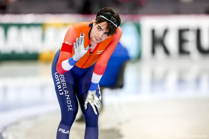 roest baalt van tijdverlies op van der poel bij 5000 meter op wk