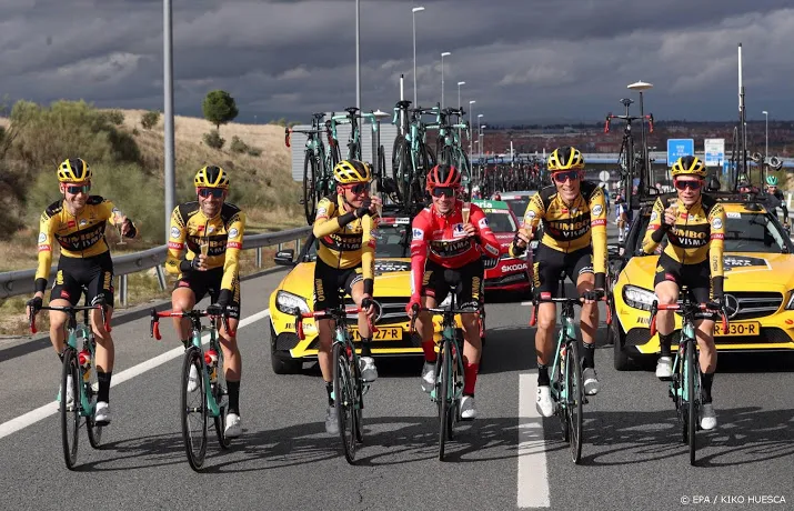 roglic geniet van laatste klus van dit wielerjaar