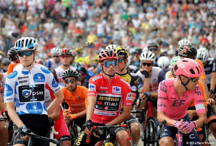 roglic heeft derde vuelta zege na laatste bergrit bijna binnen
