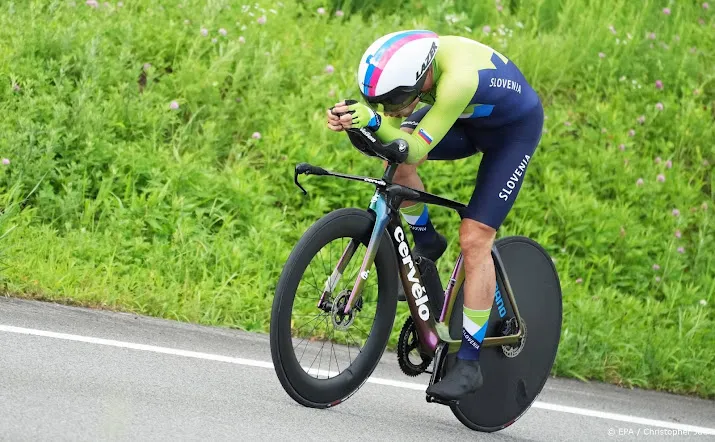 roglic wil vuelta winnen maar is niet bezig met derde titel