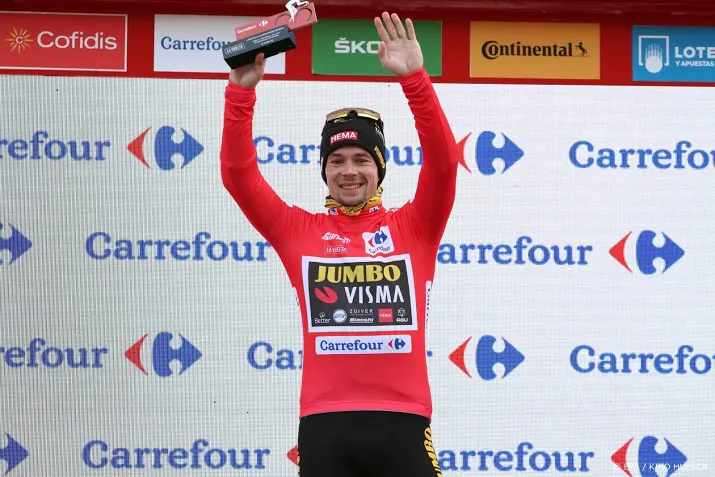 roglic wint tijdrit in vuelta en herovert rode leiderstrui