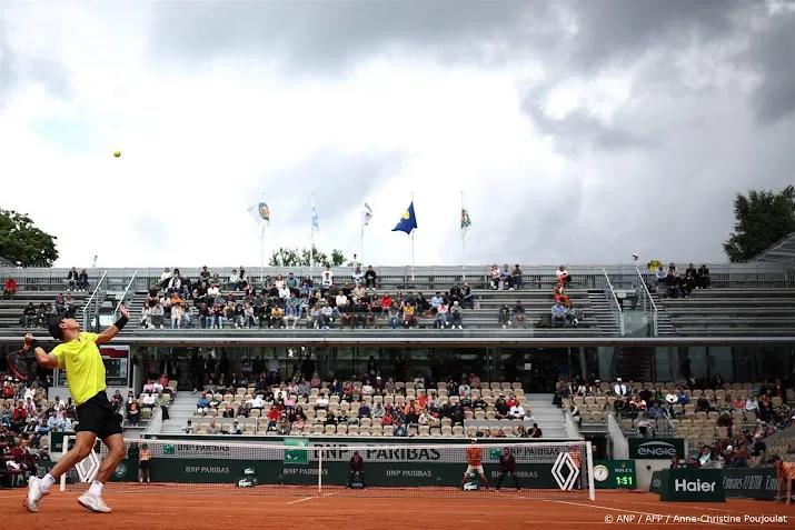 roland garros vervroegt aanvangstijd wegens regenval