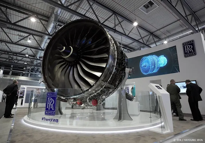 rolls royce levert nieuwe motoren voor b 52 bommenwerpers vs