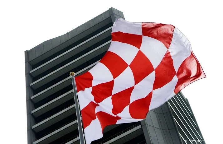 rood hart op brabants provinciehuis voor alle helden