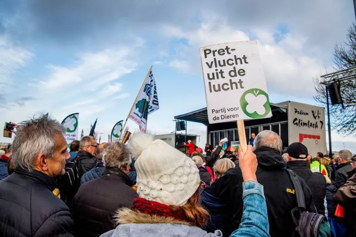 rood sein tegen luchtvaartgroei