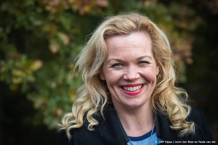 roos schlikker stapt op als gast vi na uitlatingen derksen