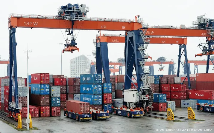 rotterdam gaat helpen bij herstel haven beiroet
