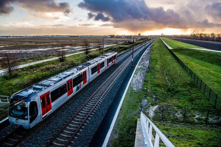 rotterdam onderschatte aanleg hoekse lijn