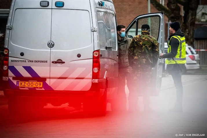 rotterdam verwijdert vliegtuigbom wo ii 1100 mensen geevacueerd