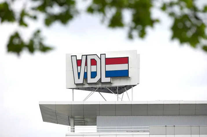 rotterdams ov bedrijf bestelt bussen bij vdl