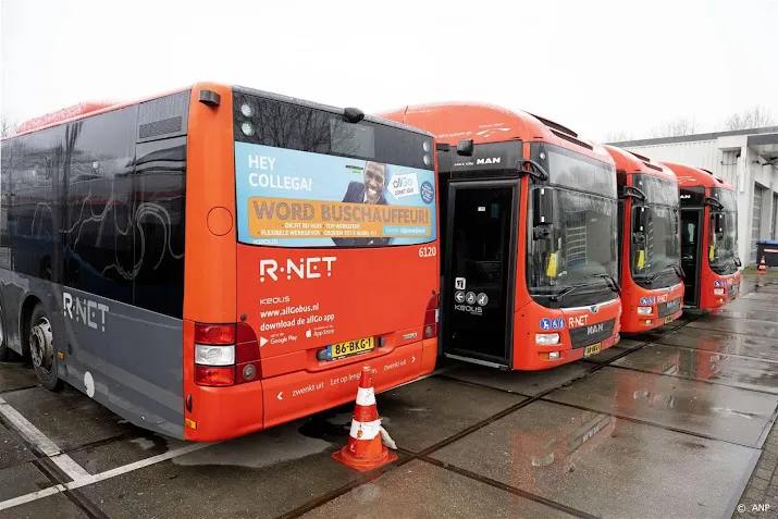 rover praat te midden van stakingen met cao partijen streekvervoer