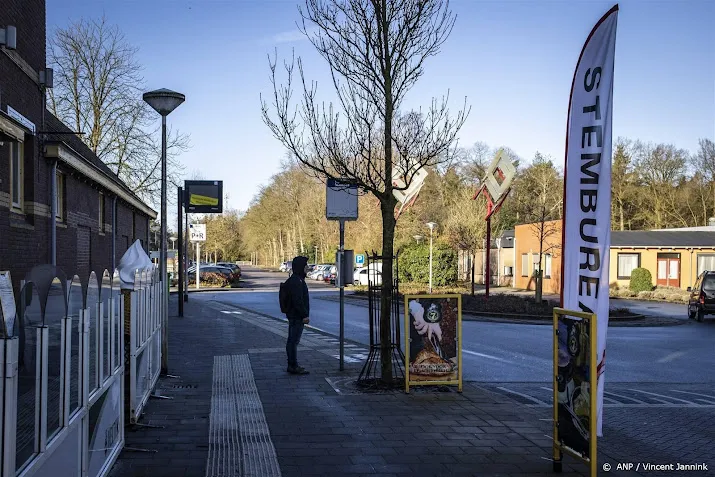 rover tientallen meldingen uitvallende bussen op verkiezingsdag