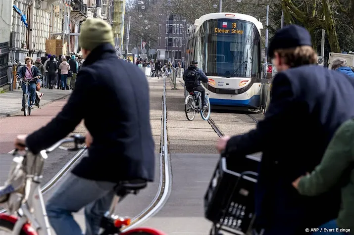 rover waarschuwt voor minder aantrekkelijk ov in amsterdam