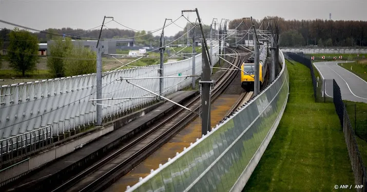 rover wil snel duidelijkheid voor reizigers op hsl spoor