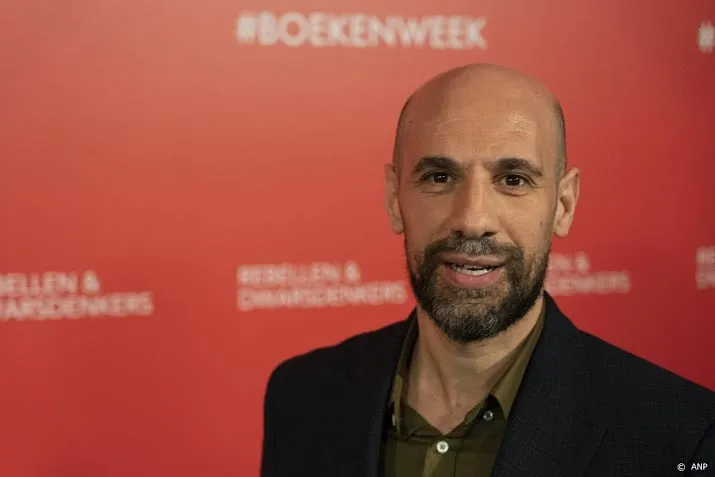 roxane van iperen houdt 4 mei voordracht in plaats van benali