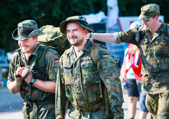 roze vierdaagselegioen begint aan tweede dag