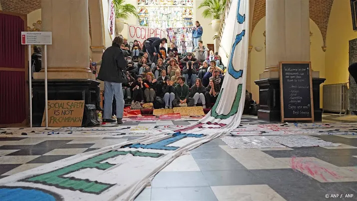 rug krijgt weer gelijk hoeft hoofddocent niet weer aan te nemen