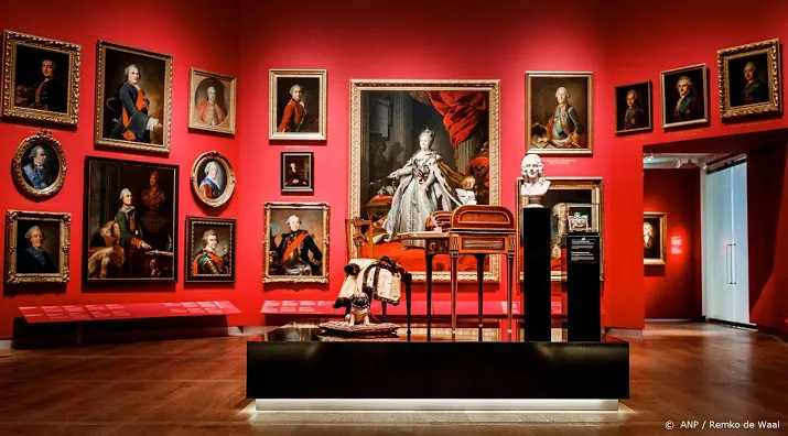 rus krijgt lintje voor bijdrage aan hermitage