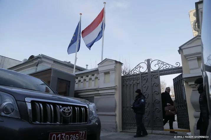 rusland roept nederlandse ambassadeur op het matje