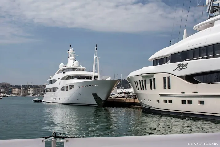 russen stappen uit raad van commissarissen jachtbouwer heesen