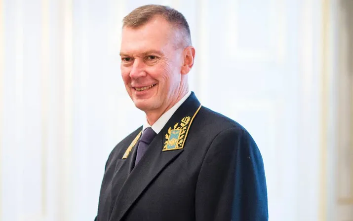 russische ambassadeur kondigt vergelding aan