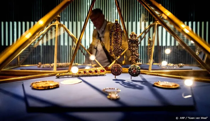 russische blingbling langer te zien in hermitage amsterdam