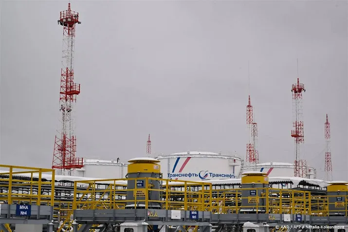 russische inkomsten olie en gas in februari 80 procent gestegen