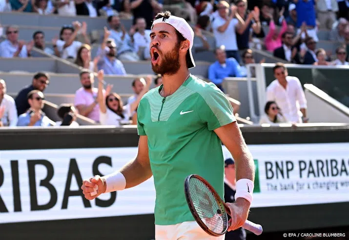 russische tennisser chatsjanov wint na vijf jaar weer atp toernooi
