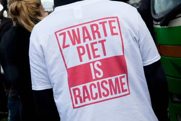 rustige betoging tegen zwarte piet in dokkum