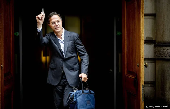 rutte begint met weemoed en emotie aan laatste ministerraad