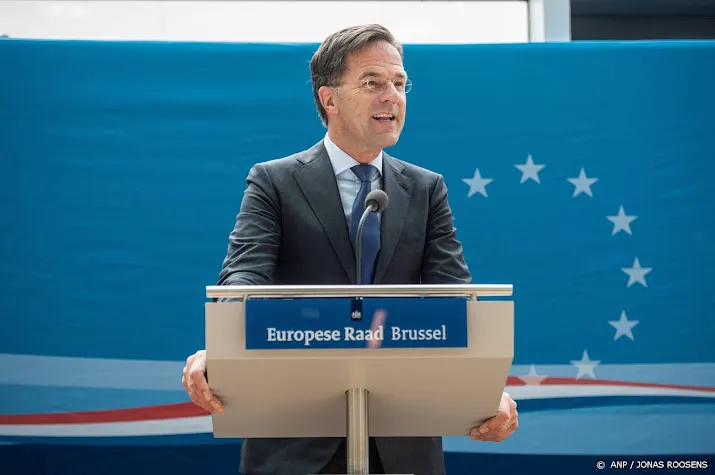 rutte beklaagt zich op eu top over hongaars veto tegen winsttaks
