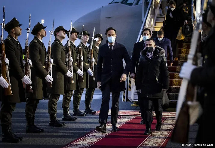 rutte en hoekstra bezoeken de ovse in kiev