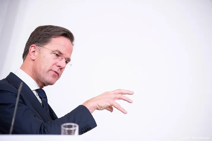 rutte en schippers halen uit naar combinatie pvda groenlinks