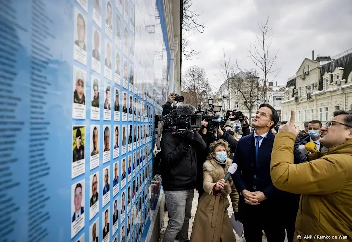 rutte enorm geraakt door monument oorlogsslachtoffers oekraine