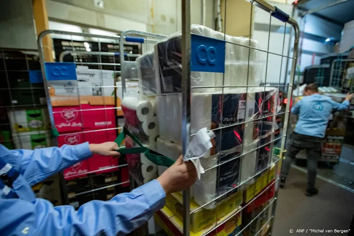 rutte er is genoeg wc papier we kunnen tien jaar poepen