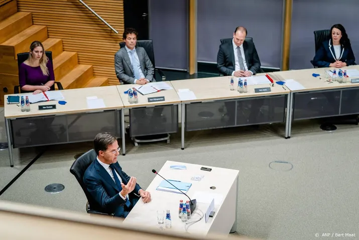 rutte ik had eerder met ouders moeten praten over toeslagendrama