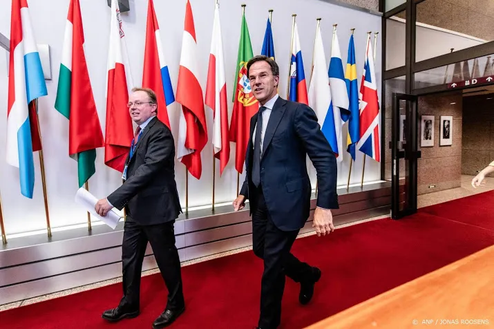 rutte italie moet snel budgetregels volgen