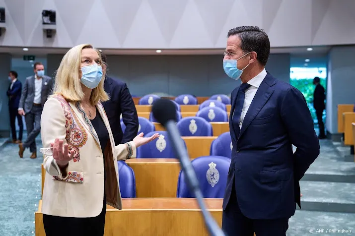 rutte onderlinge verhoudingen speelden te lang rol in formatie